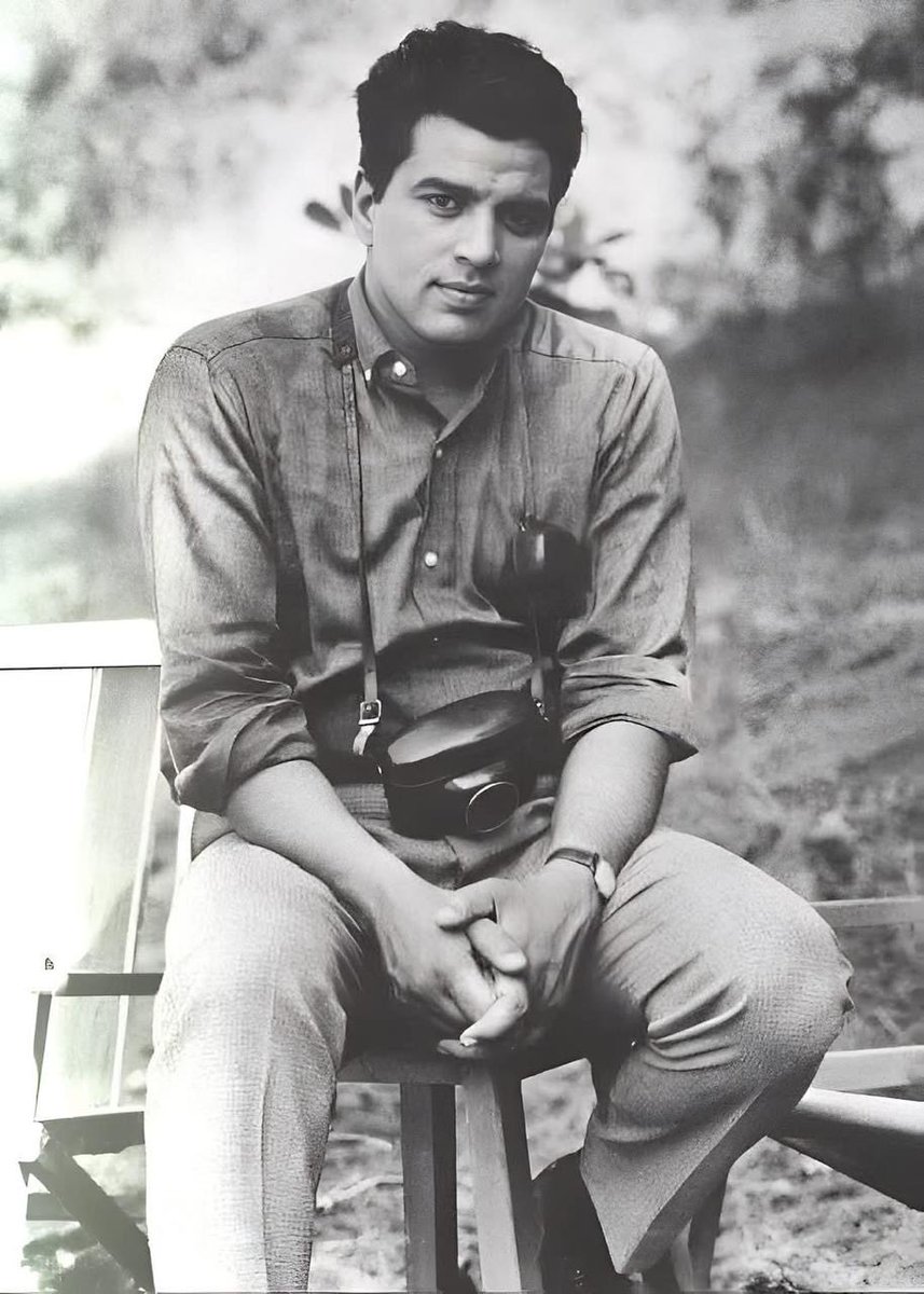 ikamalhaasan's tweet image. Deeply saddened by the passing of my dear friend and legendary actor Dharmendra ji. Dharam Ji’s charm, humility and strength of spirit were as real off-screen as on it. Indian cinema has lost one of its kindest icons. My heartfelt condolences to his family and admirers.