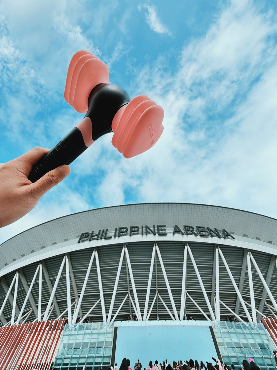 yesterday was pure pink chaos 🖤💖 

#blackpink 
#deadlineworldtour
#DEADLINE_IN_BULACAN