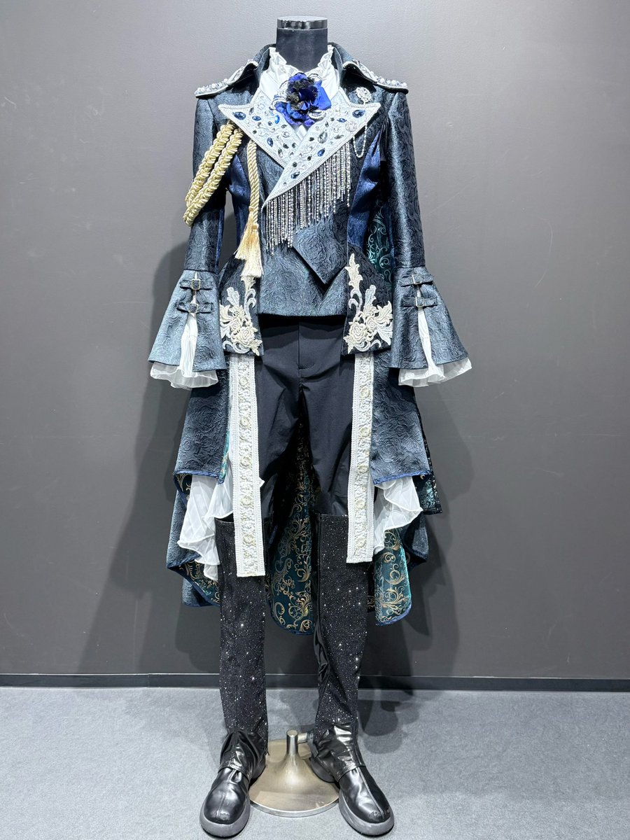 ado1024imokenp's tweet image. #Adoよだか 

よだか 本編で着用していました衣装です。