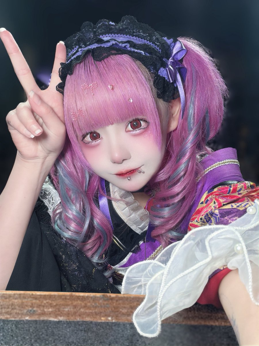 Post by 朔間 宵【花魁道中】 on X: 明るい月曜日🌙