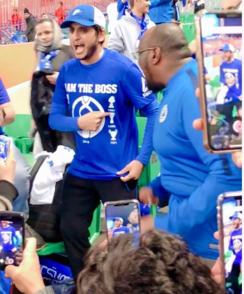 لو يسألني أي شخص عن أجمل ذكرى رياضية لي بأرض الملعب وأغلى بطولة فرحت بها ، الجواب واحد ولن يتغير ، هي البطولة الهلالية الاسيوية السابعة في سايتاما 
---
في مثل هذا اليوم حقق الهلال اللقب الأغلى 💙