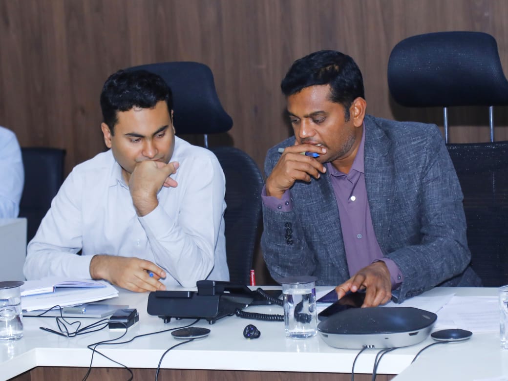 GBA_office's tweet image. ಬೆಂಗಳೂರು ಕೇಂದ್ರ ನಗರ ಪಾಲಿಕೆಯ ಕಛೇರಿಯಲ್ಲಿ ಇಂದು ನಡೆದ ಫೋನ್-ಇನ್ ಕಾರ್ಯಕ್ರಮದಲ್ಲಿ ಆಯುಕ್ತರಾದ ಶ್ರೀ ರಾಜೇಂದ್ರ ಚೋಳನ್ ರವರು ನಾಗರಿಕರಿಂದ ಬಂದ 37 ದೂರುಗಳನ್ನು ನೇರವಾಗಿ ಆಲಿಸಿ, ಸಂಬಂಧಿಸಿದ ಅಧಿಕಾರಿಗಳಿಗೆ ತಕ್ಷಣ ಕ್ರಮಕ್ಕೆ ಸೂಚನೆ ನೀಡಿದರು.

🔸 “ನಾಗರಿಕರ ದೂರುಗಳನ್ನು ಗಂಭೀರವಾಗಿ ಪರಿಗಣಿಸಿ.