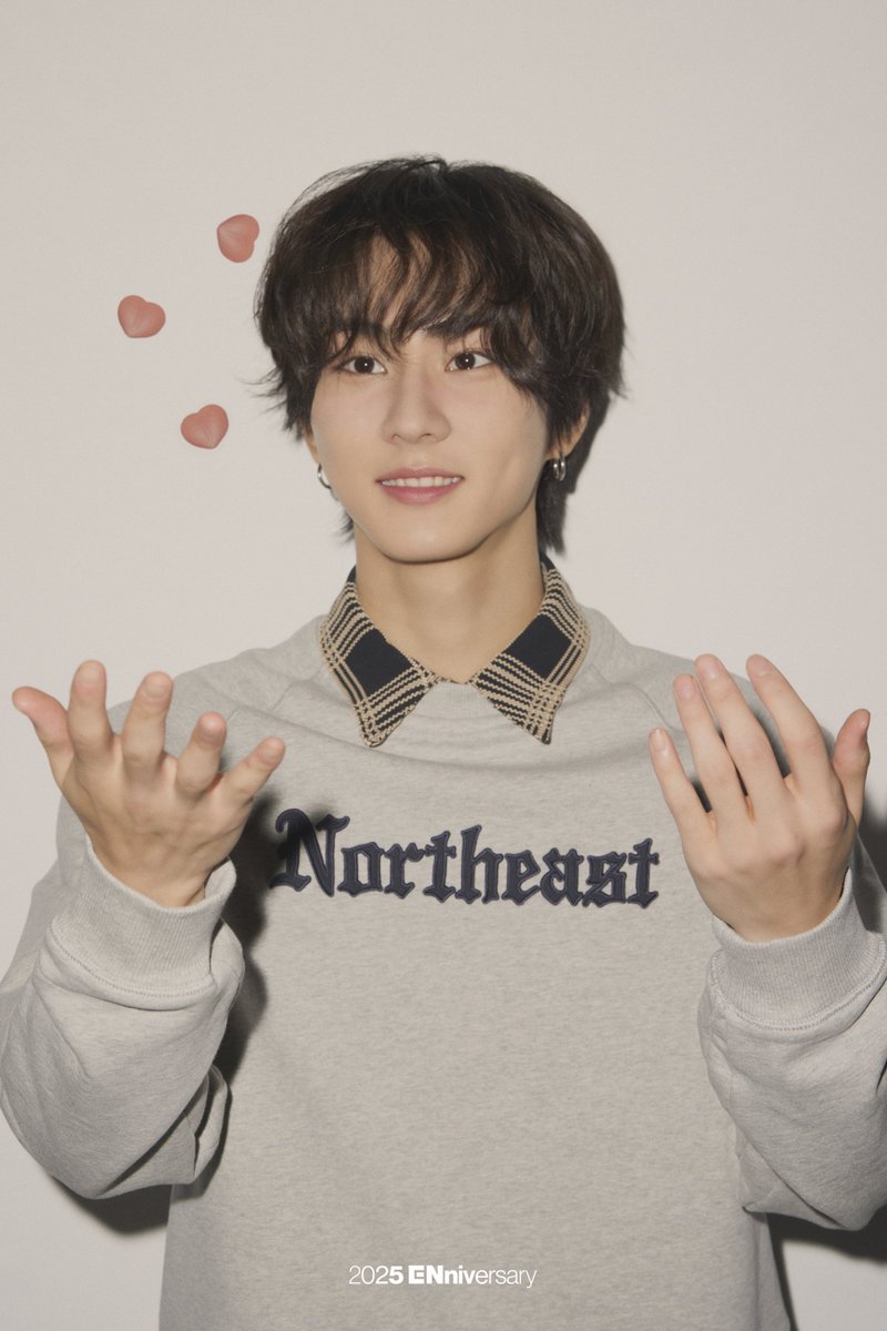 enhypenweverse's tweet image. [PHOTO] 251124

🏎️  ENHYPEN 2025 ENniversary FAMILY Photo #2

(1/7)

5TH ENNIVERSARY FAMILY PHOTO
#2025ENniversary #ENHYPEN5thAnniversary #ENHYPEN #엔하이픈 @ENHYPEN_members @ENHYPEN