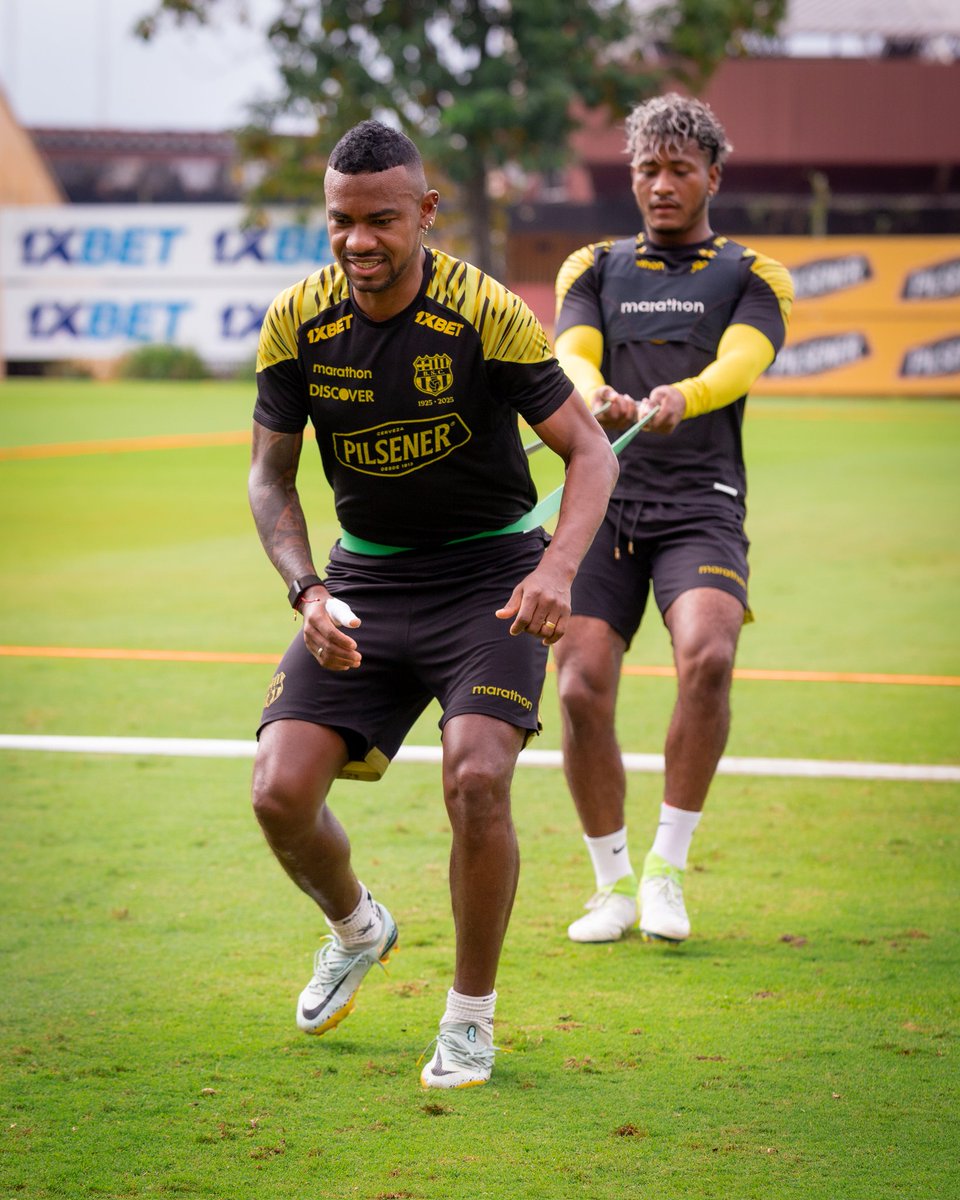 BarcelonaSC's tweet image. Trabajos físicos 💪
#PrácticaBSC