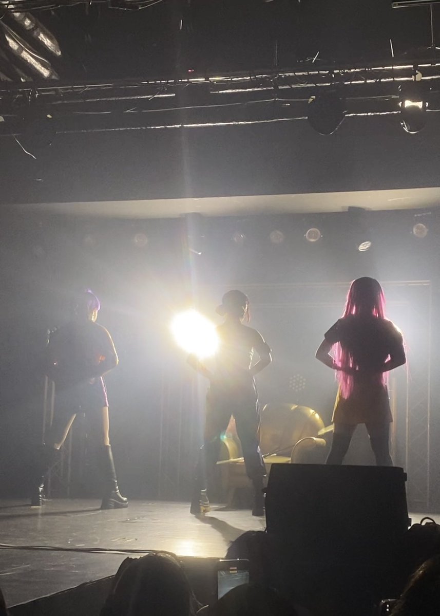 3部トップバッターで踊らせていただきました~‼️
今回はステージ映えする作品ってほんとに楽しいな~！の気持ちが大きかったです😌❤️‍🔥
ちなみに作品名は【KーPOPガールズデーモンハンターズ】です！気になった方はぜひ‼️
感想は #キルトリ で書いてくれたら嬉しいです❣️
  
 #バディフェス