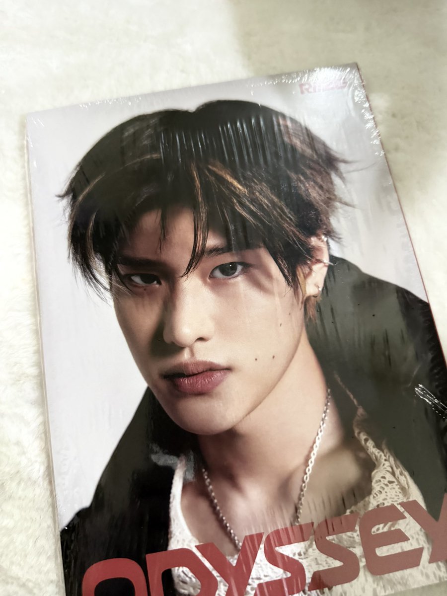 bbinily's tweet image. pls help rt ♡ ...

giveaway for briize-!! ♥︎

prize :
• 1 album odyssey
• 1 album gag
• saldo shopay 100k untuk 2 orang

rules :
❥ rt + likes this tweet
❥ stream riize ‘fame’ mv and drop proof on reply

end 30 nov 22.00

semangat briize streamingnya &amp;lt;333