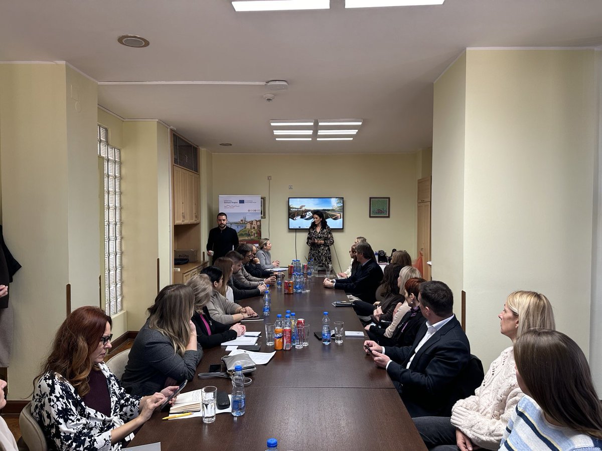 PSRRMSLS's tweet image. У Покрајинској влади одржан први састанак у оквиру програма „Roman Legacy“ – Римско наслеђе
Циљ је формирање тематског региона и успостављање културне руте дуж Римског дунавског лимеса
sn.rs/1b4gb
#RomanLegacy #crossbordercooperation #Interreg #DanubeRegion