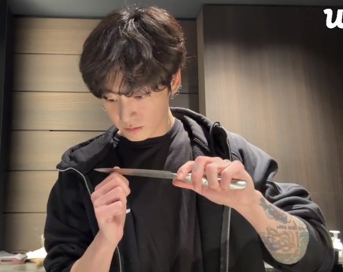 saima TAEKOOK SACRIFICE tweet media