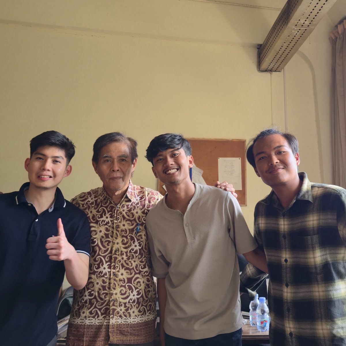 rizka tweet media