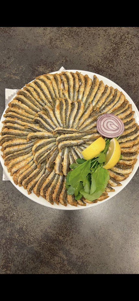 Komodo_ejdeeri's tweet image. En fazla 15 dakika da tabağı tertemiz veririm 😁😁