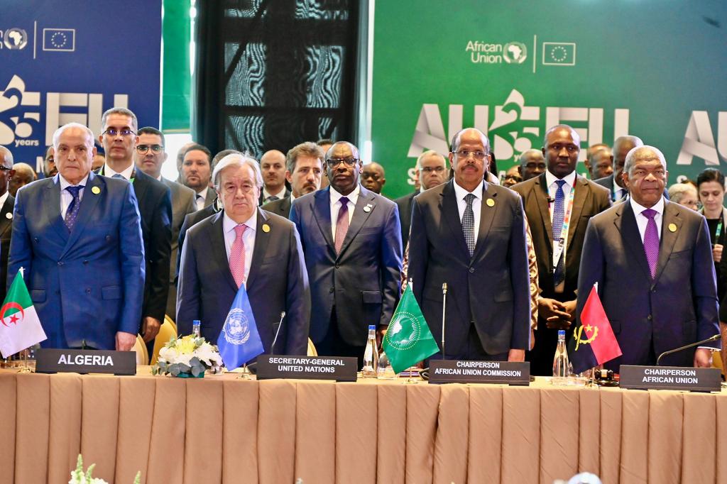 Algeria_MFA's tweet image. ممثلاً لرئيس الجمهورية، شارك ظهر اليوم السيد وزير الدولة وزير الشؤون الخارجية @Algeria_MFA السيد @AhmedAttaf_Dz في الجلسة الافتتاحية للقمة السابعة للتعاون والشراكة بين الاتحاد الإفريقي والاتحاد الأوروبي الجارية اشغالها بلواندا، أنغولا، يومي 24 و25 نوفمبر 2025.
#EUAU25