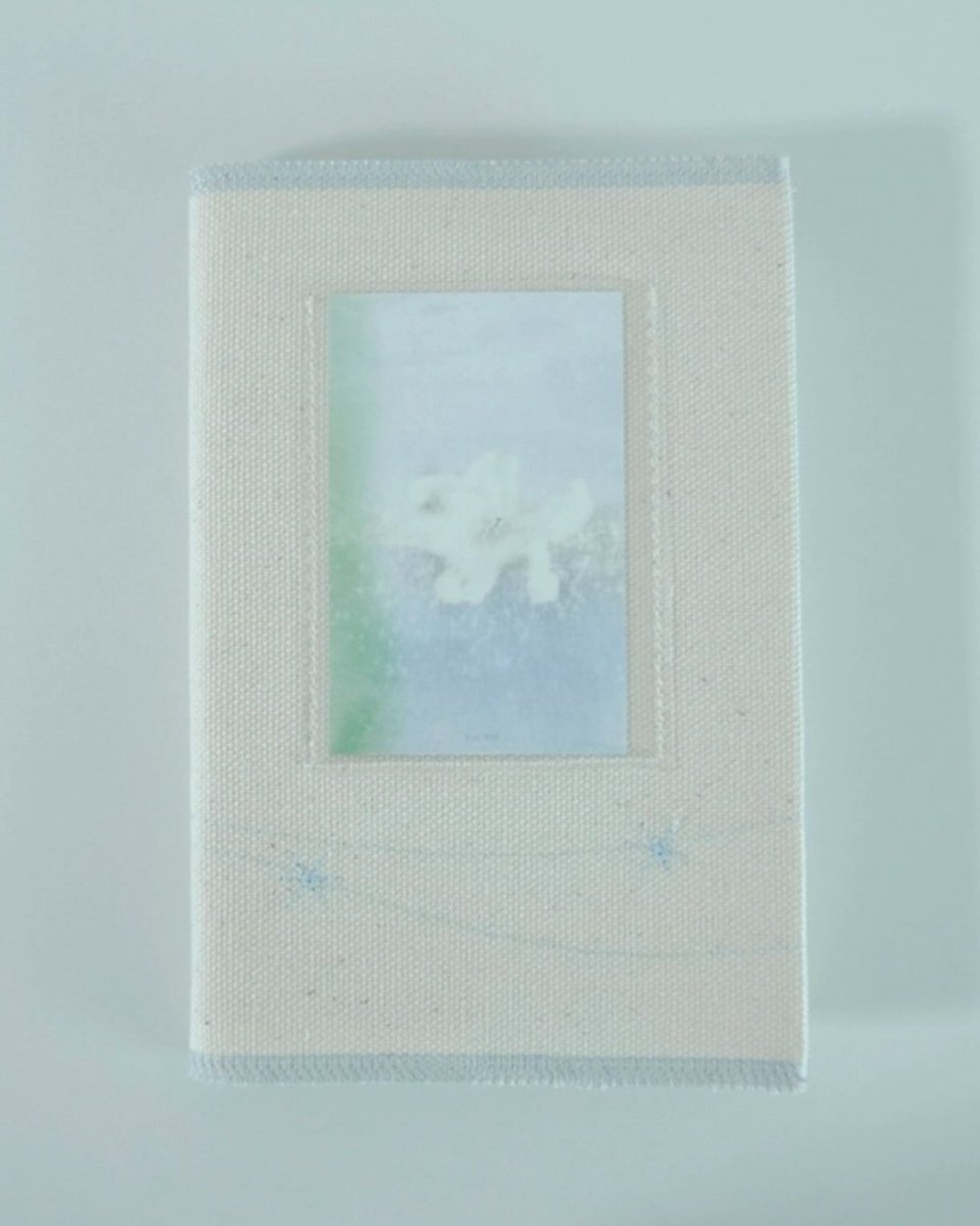 매번 예쁘고 멋지고 쿨할 수 없고, 매번 눈에
띄는 무언가 계속 만들 수는 없어. . 오래 할 거니까 너무 급하게 생각하지 않기로 했고요. 최선을 다해 열심히 하지만 완벽할 수는 없잖아 ^^.. 화이팅.