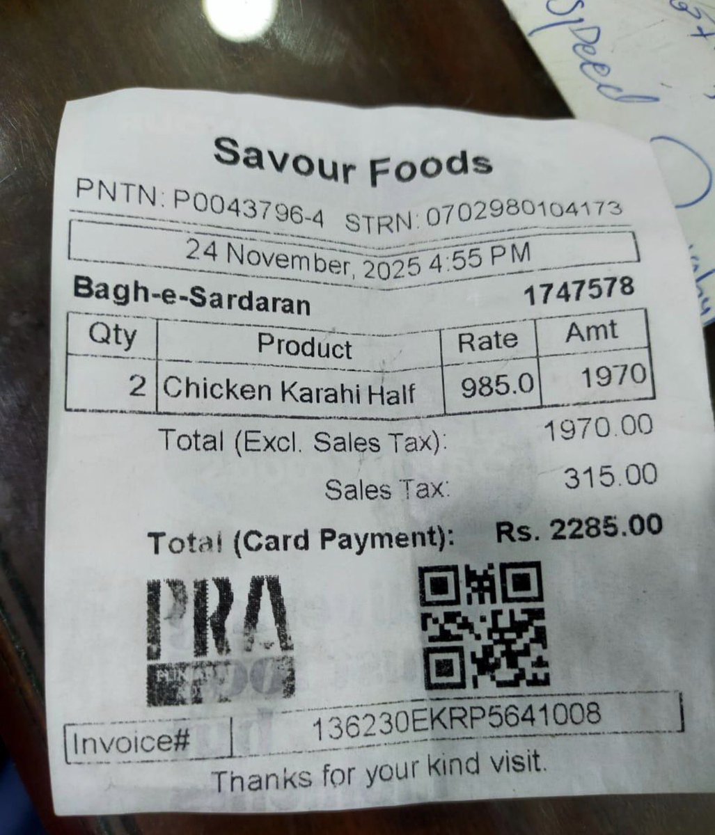 ia_rajpoot's tweet image. راولپنڈی: 

سیور فوڈ پر صارفین سے زائد ٹیکس وصولی کا الزام، شہریوں کی شدید تشویش

راولپنڈی میں معروف فوڈ چین برانڈ سیور فوڈ ایک مرتبہ پھر صارفین کی توجہ کا مرکز بن گیا ہے، جہاں شہریوں نے ریسٹورنٹ انتظامیہ پر فوڈ آئٹمز پر مقررہ شرح سے کہیں زیادہ ٹیکس وصول کرنے کا الزام عائد کیا…