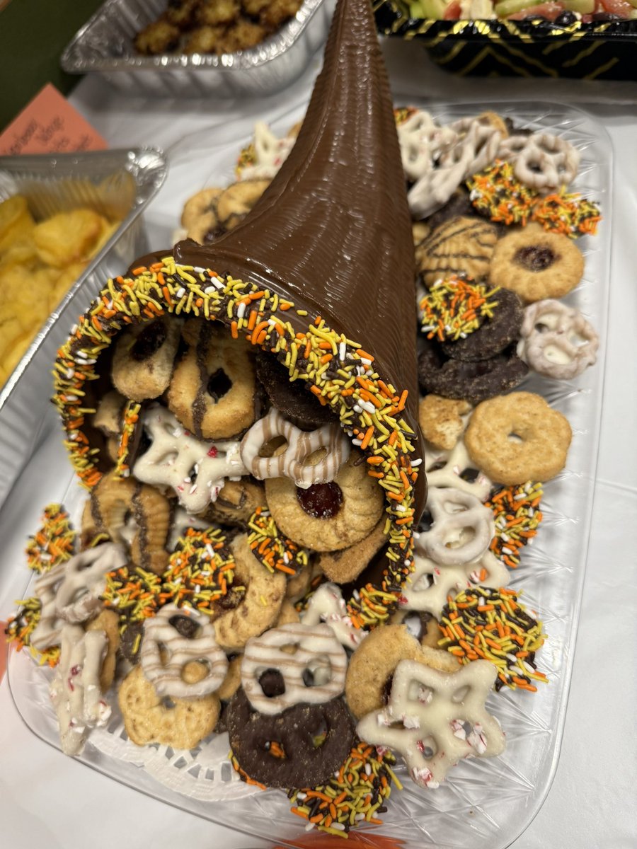 Tracey Hanes tweet media