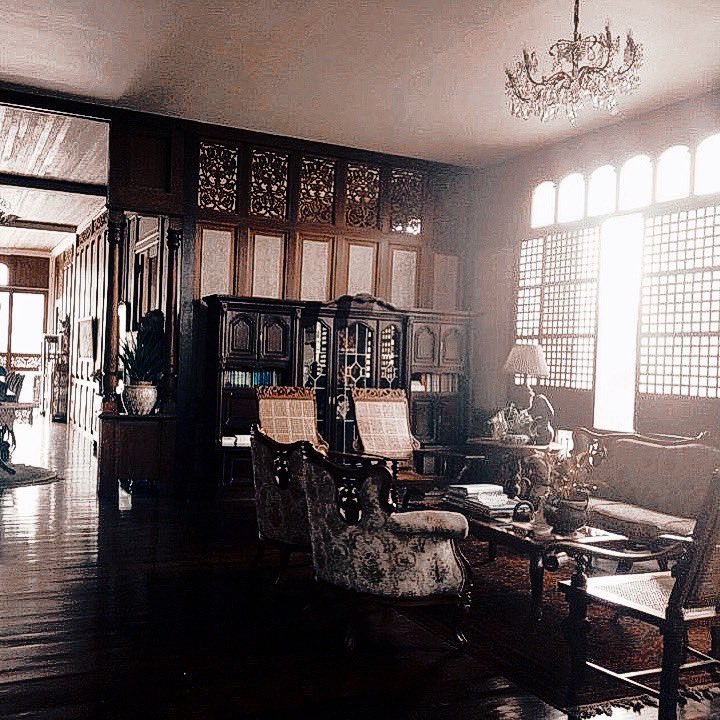 sngleddhorsed's tweet image. ⠀⠀⠀

            กรุงเทพฯ พุทธศักราช ๒๕๒๐ หลังเหตุการณ์ปราบปรามครั้งใหญ่ ผ่านมา ๘ เดือน . . . เป็นครั้งแรกที่นายทัศน์ แซ่เฉิน หรือเฮียทัศน์ หัวหน้าสมาคมชาวจีนแห่งเยาวราช ได้ถูกเชิญมาที่คฤหาสน์ของตระกูลหิรัญวัฒนาเพื่อเจรจา

       @flursdelouis 

           #ขบถศักดินา

⠀⠀⠀