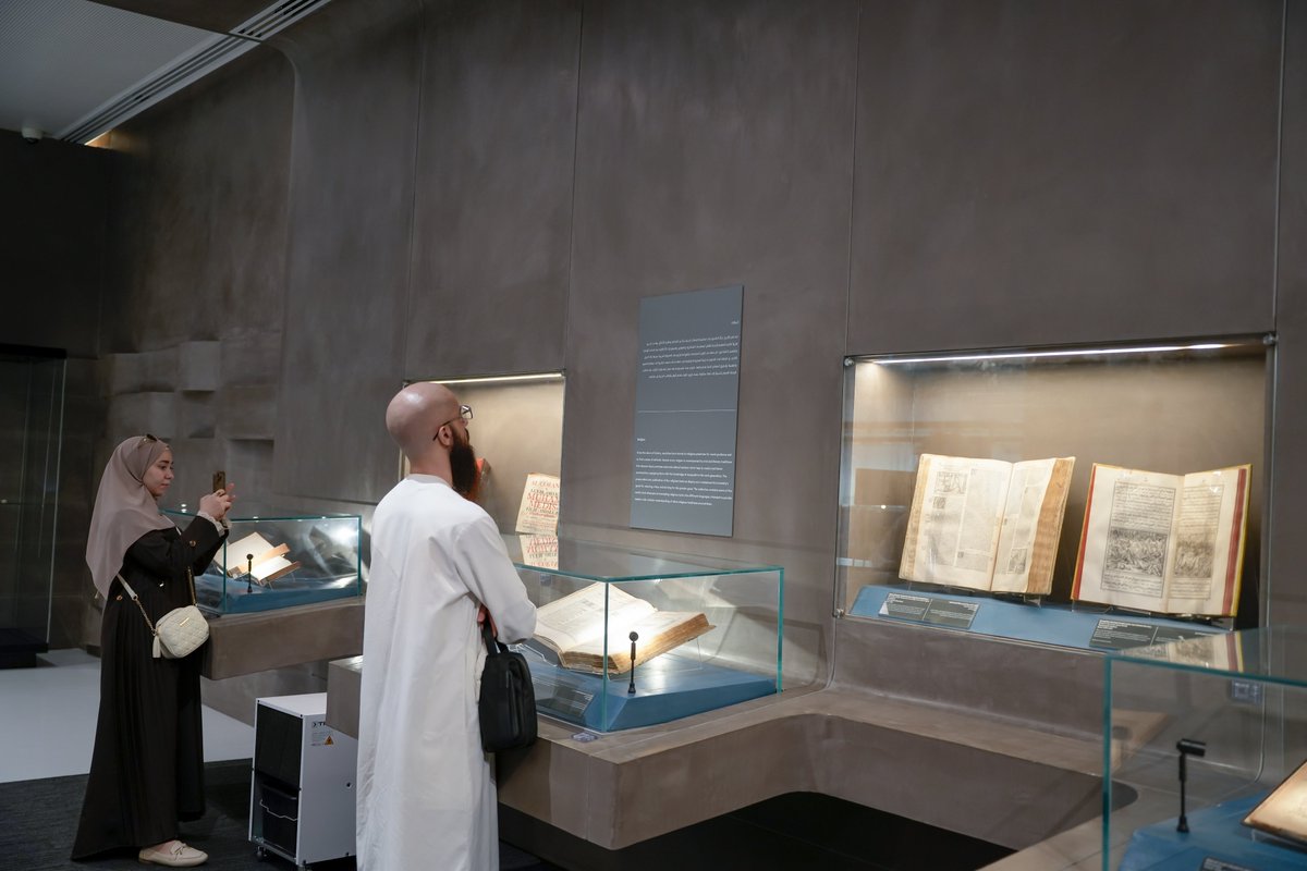 mbrlae's tweet image. The #MohammedBinRashidLibrary welcomed a delegation of 25 students from Ajman University as part of its commitment to foster a reading culture among youth and to expand their knowledge and cultural horizons. The visit also aimed to introduce students to the library&apos;s facilities,…