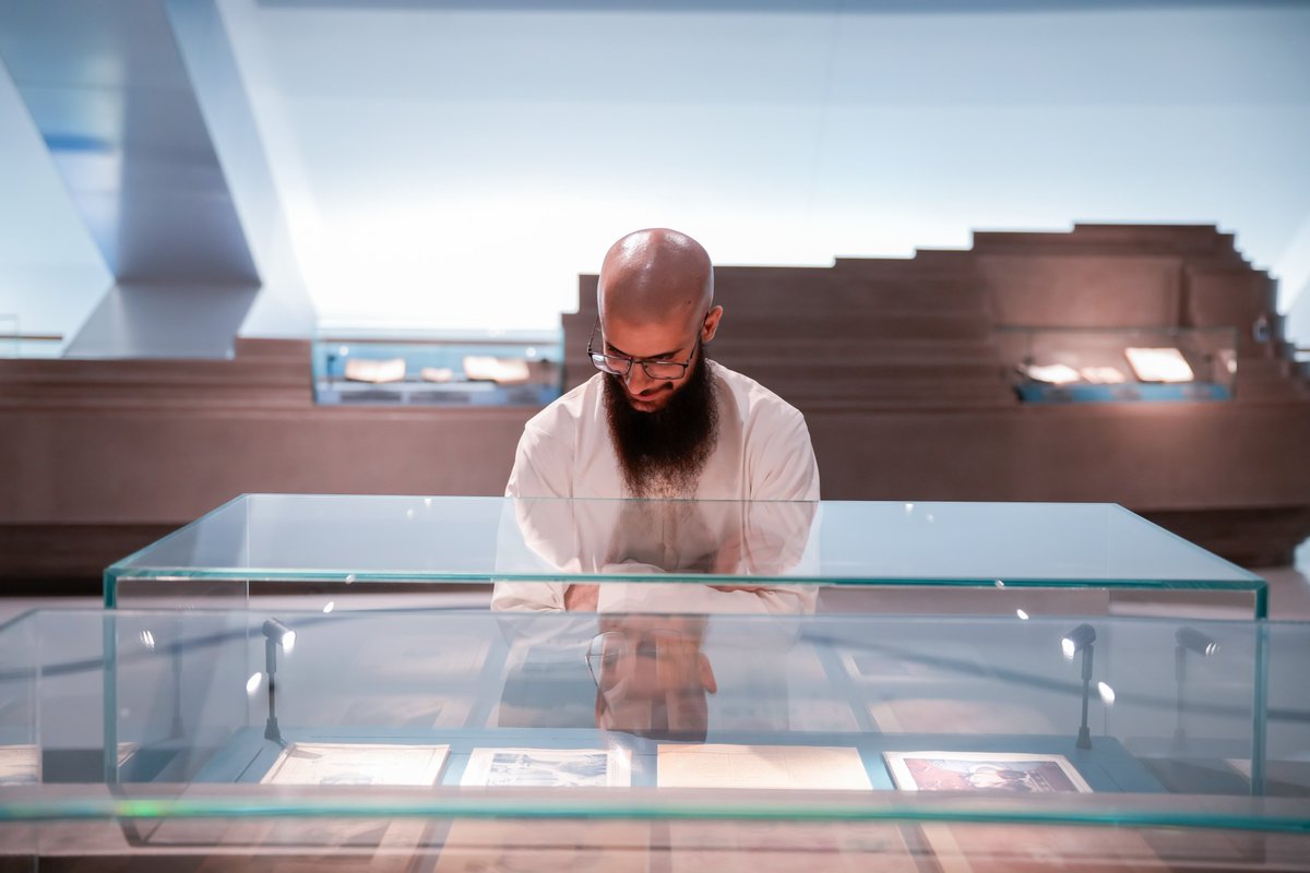 mbrlae's tweet image. The #MohammedBinRashidLibrary welcomed a delegation of 25 students from Ajman University as part of its commitment to foster a reading culture among youth and to expand their knowledge and cultural horizons. The visit also aimed to introduce students to the library&apos;s facilities,…