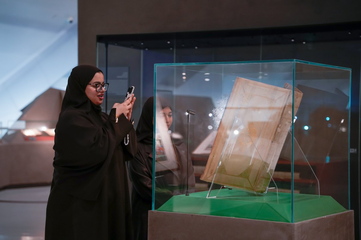 mbrlae's tweet image. The #MohammedBinRashidLibrary welcomed a delegation of 25 students from Ajman University as part of its commitment to foster a reading culture among youth and to expand their knowledge and cultural horizons. The visit also aimed to introduce students to the library&apos;s facilities,…