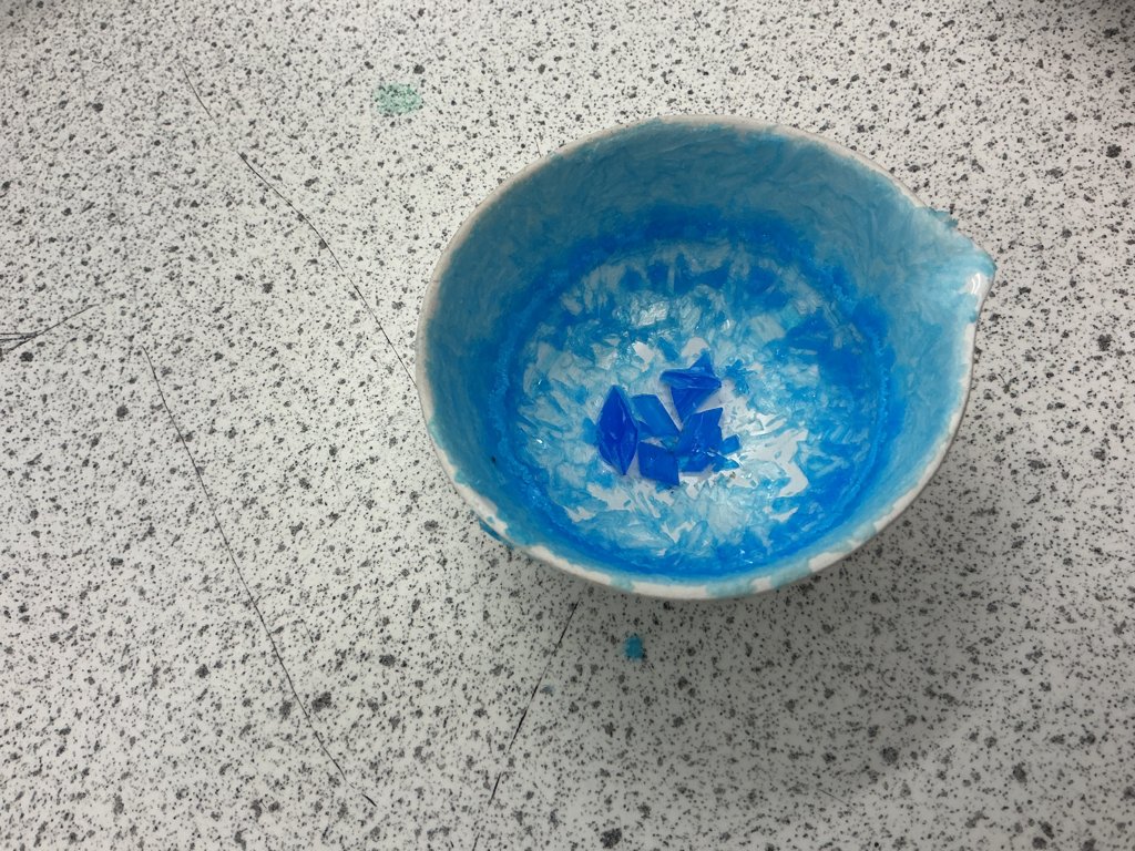 UnsworthAcademy's tweet image. Year 8 scientists in action! 🔬✨ 
Today they grew stunning copper sulfate crystals – turning chemistry into art! 🧪💎 #ScienceInAction #ChemistryMagic #STEM #Year8 #CrystalGrowth