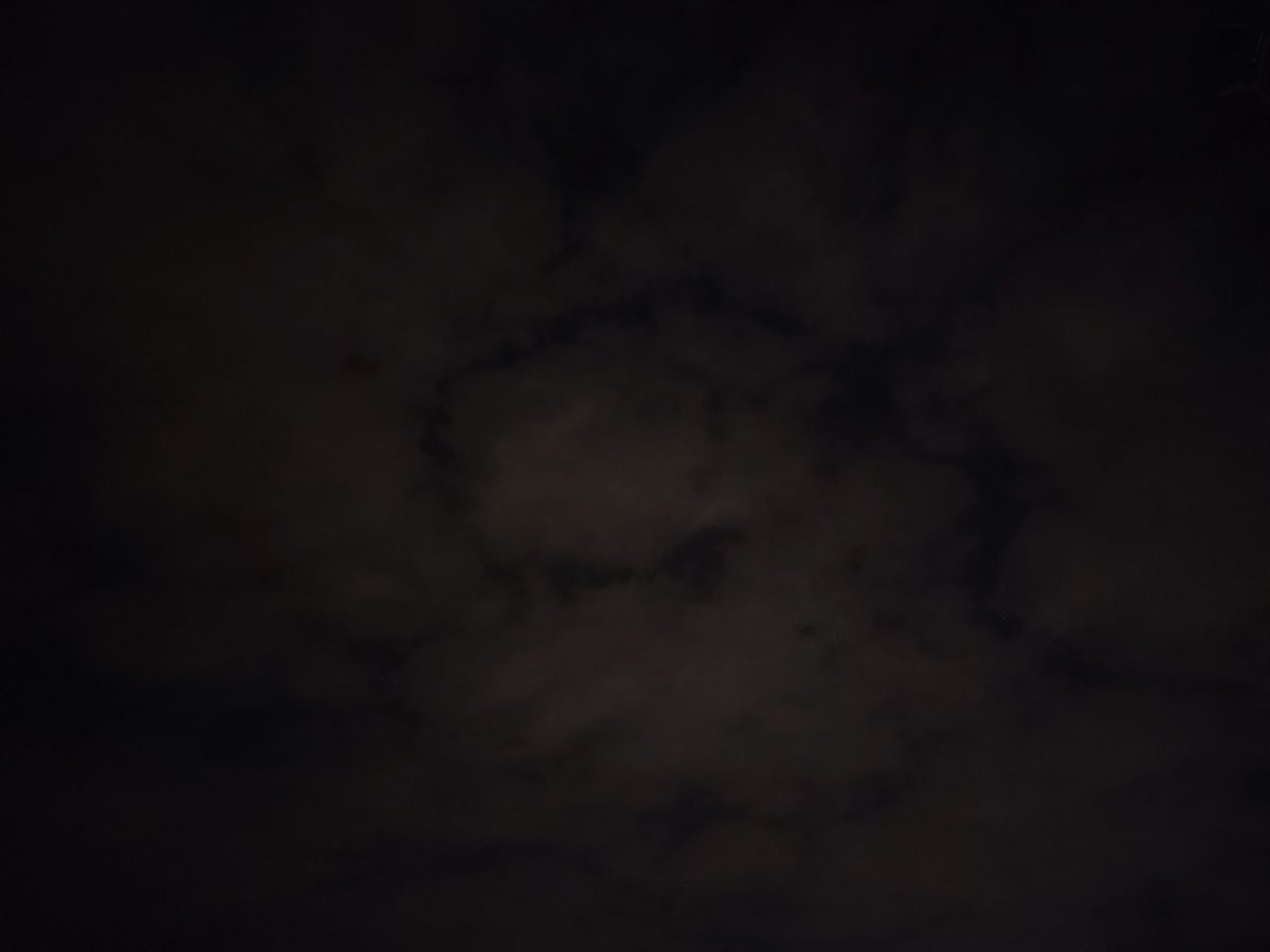 练了，节奏训练。还是不能停，停下来一个周末感觉快完全不想动了。这云像宝可梦球吗？