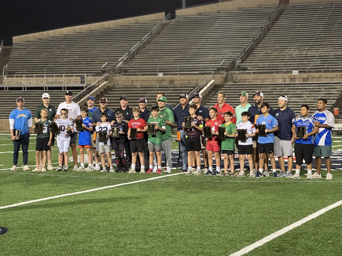ManoForTexas's tweet image. Doesn’t get much better than @SBMSA1 Tully Bowl Sunday! It was my honor to present the Coach Bill Graham Sportsmanship Award to the JV and Varsity Tackle athletes nominated by their coaches for exhibiting the best qualities of a true teammate. Congratulations to these…