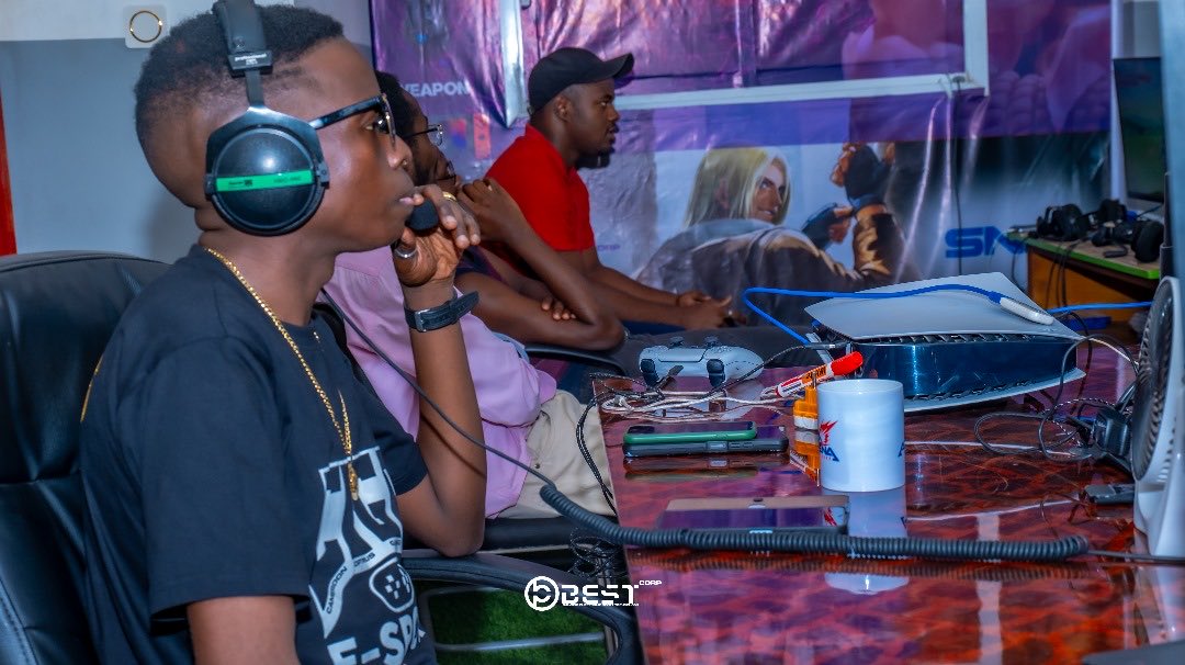 [ESPORT STREAM ZONE]

En Images &amp; En Streaming 🎞️ 📸
L'Effervescence de La Communauté <a href="/StormCMR/">Storm Community CMR 🇨🇲</a> 🌀🎮
Via Leur Concept d'Exhibition #ClashNinja 🥷🏿

🎥 youtube.com/live/Nffq0qcM-…

🎥 youtube.com/live/Z3JUtDR1x…

Restez Connectés 🌐
VOTRE COMMUNAUTÉ GAMING EN LUMIÈRE ✨

#EsportsInAfrica