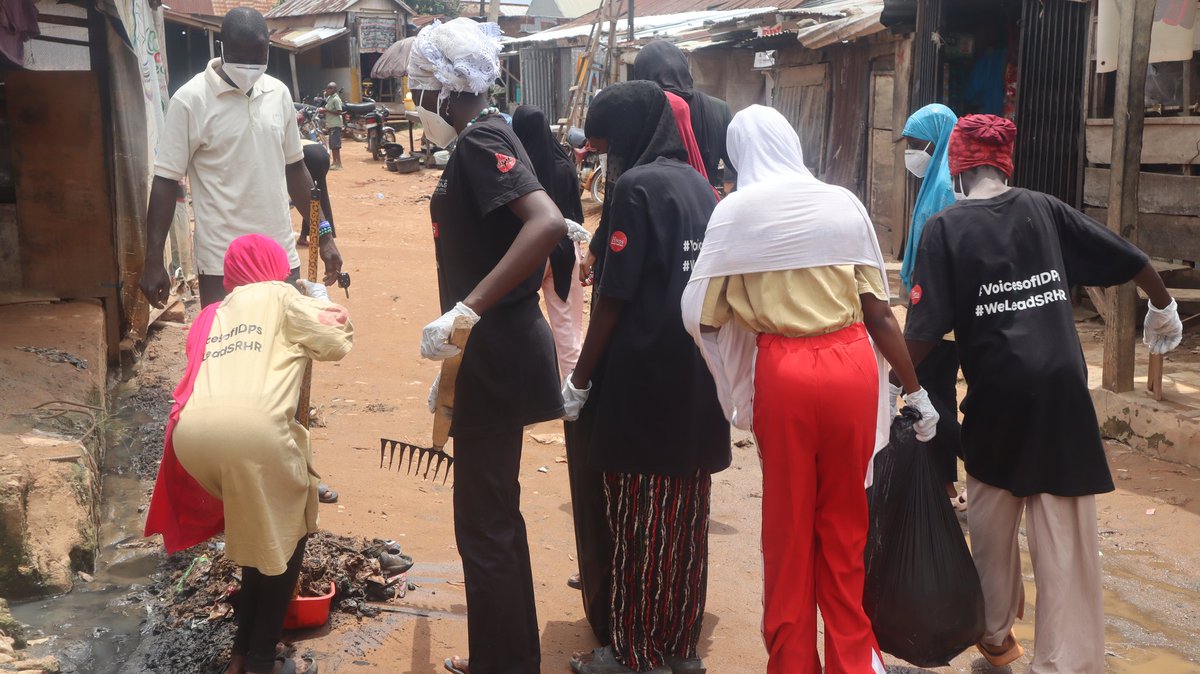 swag_initiative's tweet image. Girls give back, volunteer, and lift up their communities. 

As part of their learning journey on leadership, responsibility, and community service, the Stand with a Girl Education Project (SWAGEP) Safe Space girls in Karonmajigi IDP Camp independently designed and implemented...