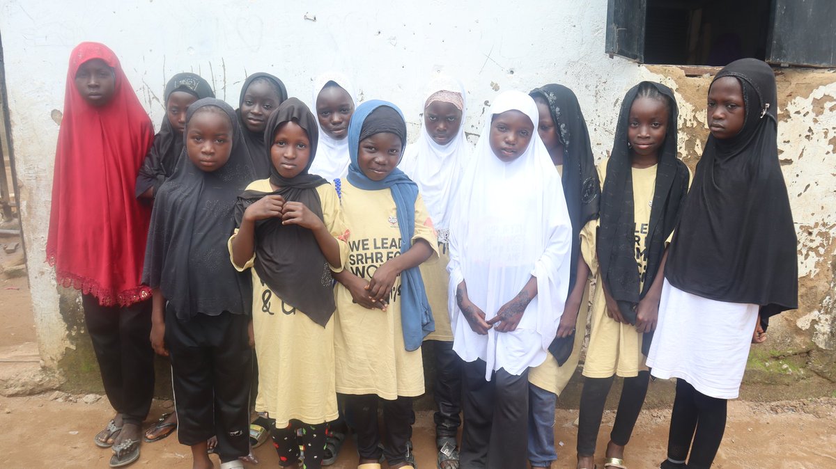 swag_initiative's tweet image. a social impact project focused on environmental sanitation.

Weeks ago, the girls stepped into action; sweeping and clearing waste.

This reflects their growing confidence, teamwork, and understanding that creating change begins with what you can influence, right where you are.