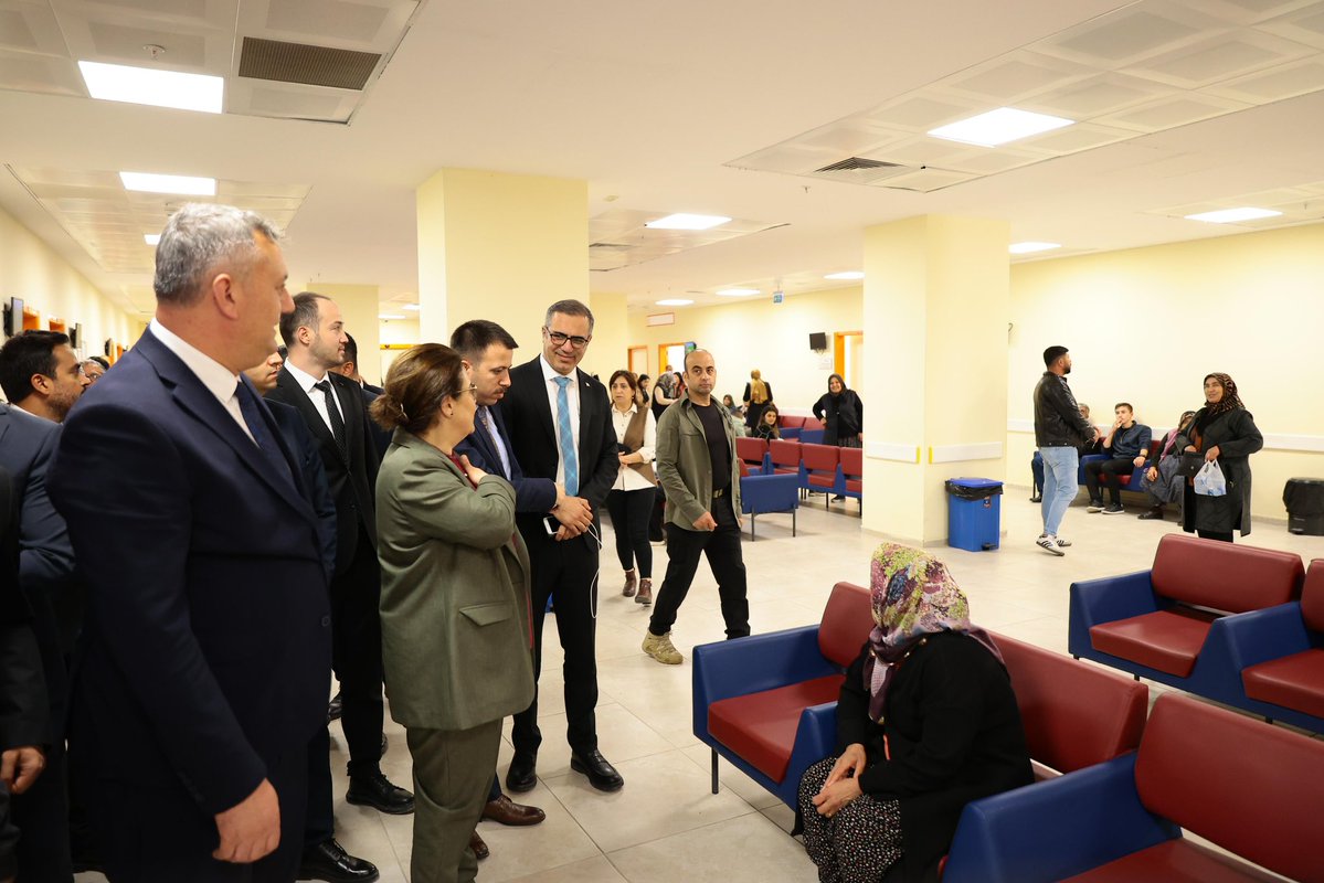 deryayanikashb's tweet image. 📍 Düziçi Devlet Hastanesi

Başhekimimiz Uz. Dr. Sn. Selim Özdemir ve Hastane Müdürümüz Sn. Nazım Koç’tan hastanemizde yürütülen çalışmalar, sunulan hizmetler ve öncelikli ihtiyaçlara ilişkin detaylı bilgi aldık.

Hastanede tedavi gören hemşehrilerimizi odalarında ziyaret ederek…