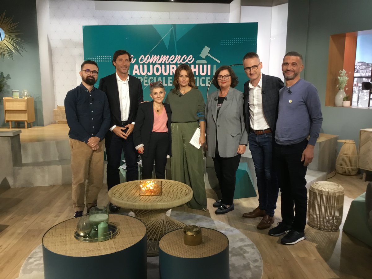 CaCommenceAuj's tweet image. Le replay de notre émission "Avocate, psychiatre, journaliste, bistrotier : l'affaire Pélicot a marqué leur vie" est désormais disponible sur @francetv 📺. #CCA bit.ly/CCA-replay