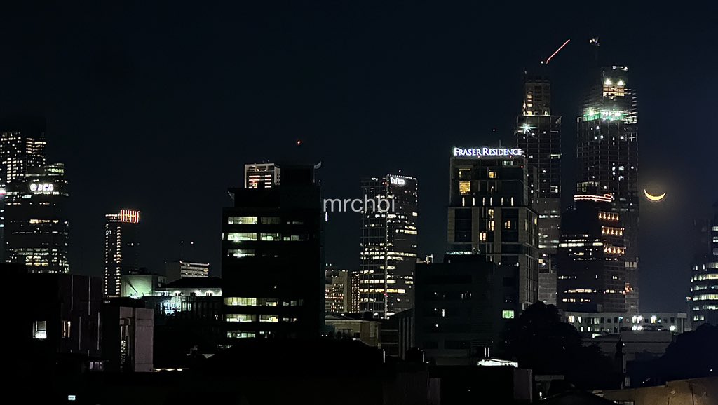 mrchbi's tweet photo. sold my wallet’s dignity for the view, the view: https://t.co/8ClFkbMThP