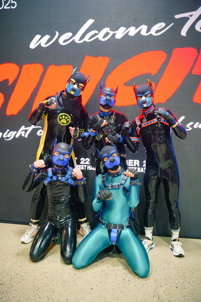 SomeoneFarAway ➡️ 14 April Songkran @ Silom Street tweet media