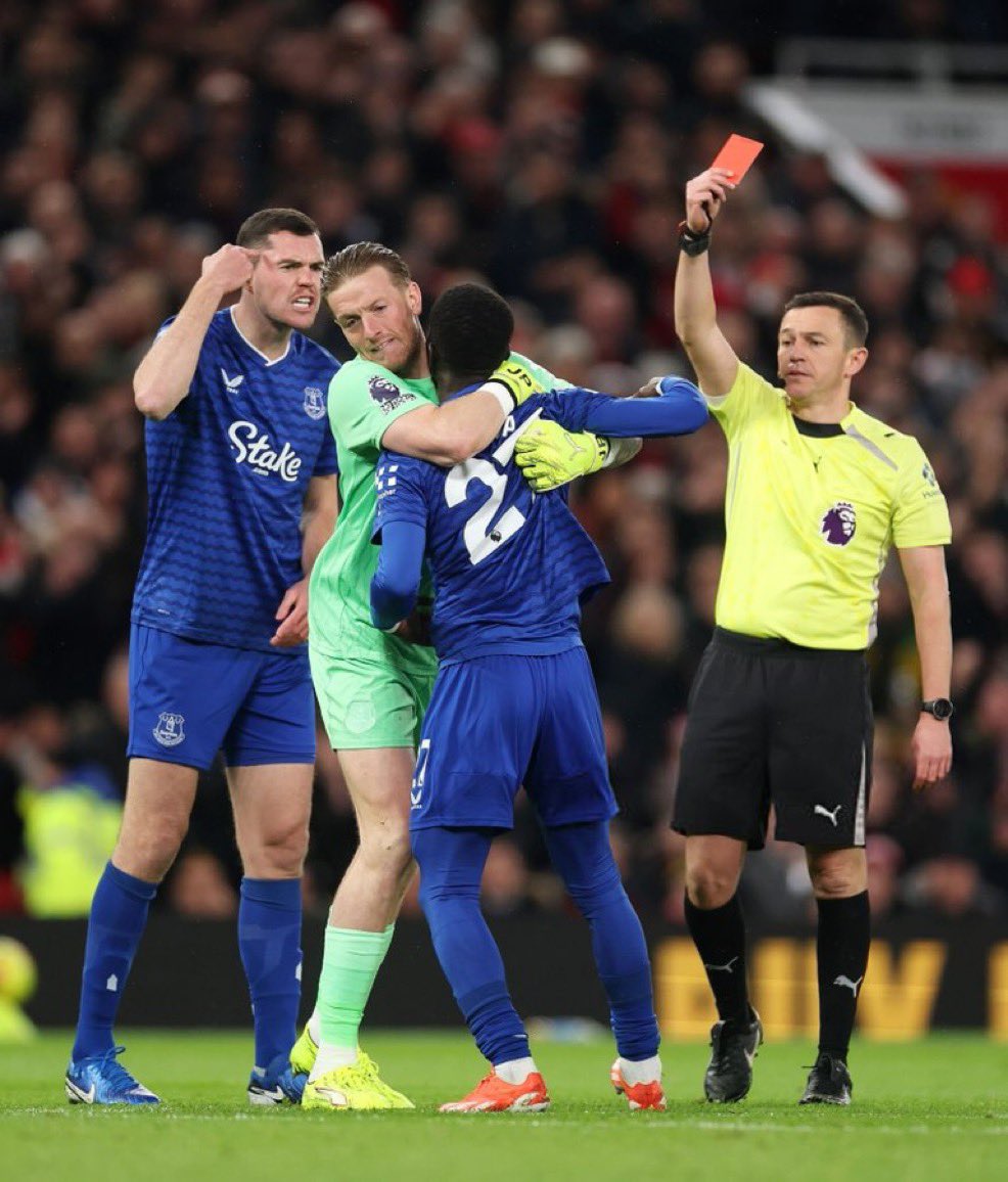 😡 'STUPID. YOU'RE F*CKING STUPID.'

Michael Keane after Idrissa Gueye was sent off for slapping him.