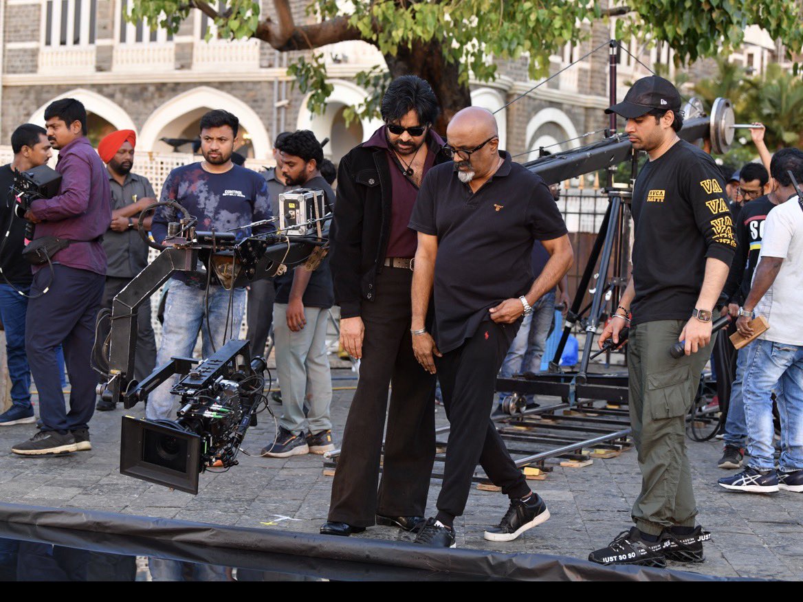 Chiranjeevijsp7's tweet image. Happy birthday to one of India’s finest and most versatile cinematographers, Ravi K Chandran Sir @dop007 lots of love &amp;amp; best wishes always.

Easily one of the best frames in Indian Cinema Ravi K Chandran Garu 🔥🔥

#TheyCallHimOG