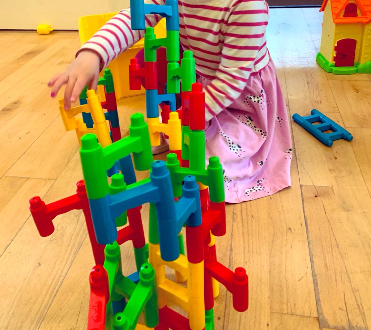 Drimatosh's tweet image. Playing? No, learning Maths!
Today our children explored numbers, patterns and problem-solving through hands-on play. What looks like simple fun is actually deep mathematical thinking: sorting, matching, counting, estimating and building early logic skills #maths #earlyears