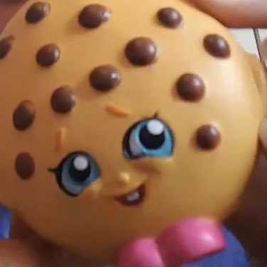 scarysweetdolls's tweet image. speaking of shopkins stuff i miss… i used to make squishy videos with my friends &amp;amp; im so glad i documented having these shopkin squishies 😭 i ended up giving a bunch of my squishies to my friend including these &amp;amp; i still miss them so much 😞 they were so squishy