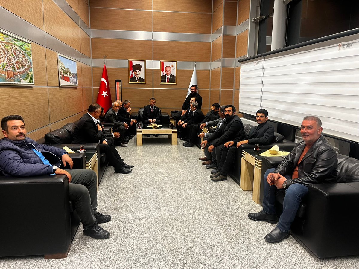 AK Parti Hilvan İlçe Başkanımız <a href="/SEToprak_/">Selahaddin Eyyüb Toprak 🇹🇷</a> ve AK Parti Siverek İlçe Başkanımız <a href="/Cengizozeyran82/">CENGİZ ÖZEYRANOĞLU</a>  havaalanında bizleri uğurlayarak 24 Kasım Öğretmenler Günümüzü kutlayıp büyük bir incelik gösterdiler.
Nazik düşünceleri için değerli başkanlarımıza teşekkür ediyorum. 

Her hafta