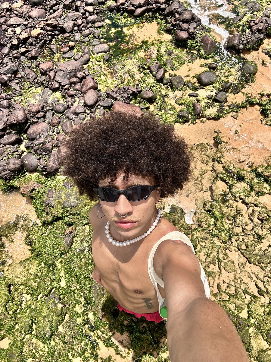 _oderie's tweet image. não tô de folga, só surtei y tô fora do trabalho desde cedo