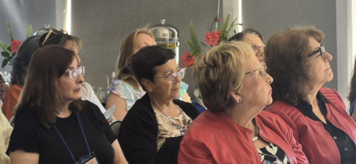 drt_biobio's tweet image. En el XIII Congreso Nacional de Mujeres Contadoras del Colegio de Contadores de Chile, en #Tomé expuso @DirecDelTrabajo #Biobio sobre tecnologías de la información (#SUAC y #MiDT) y su impulso al #TrabajoDecente con #EnfoquedeGenero