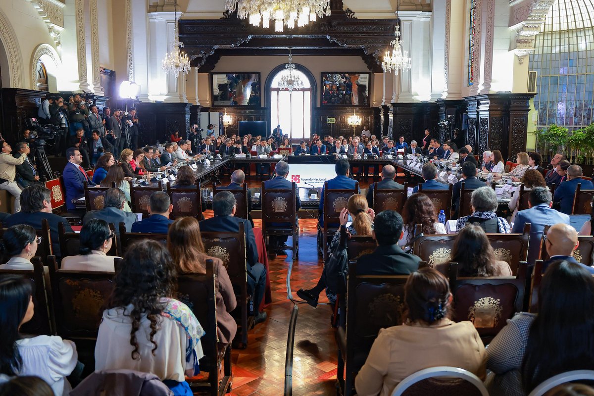 El Acuerdo Nacional aprobó la política de Estado 36, Desarrollo Infantil Temprano, con el objetivo de proteger la vida, la salud y el desarrollo integral desde la gestación hasta los 5 años, con énfasis en los primeros mil días de vida (ver más en acuerdonacional.pe)