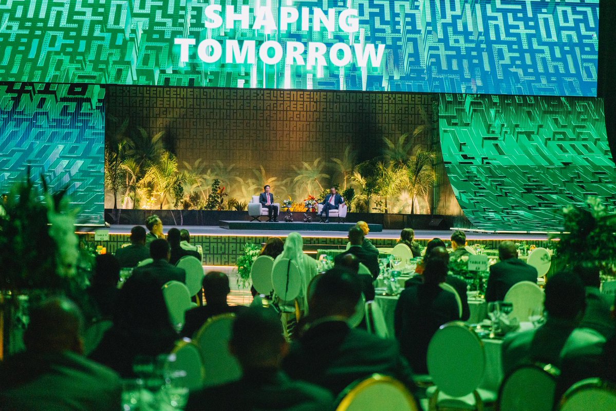 PMEthiopia's tweet image. Leaders’ fireside chat on nation building governance, leadership, economic transformation and geopolitics. 

@AbiyAhmedAli 
@LawrenceWongST 

#PMOEthiopia