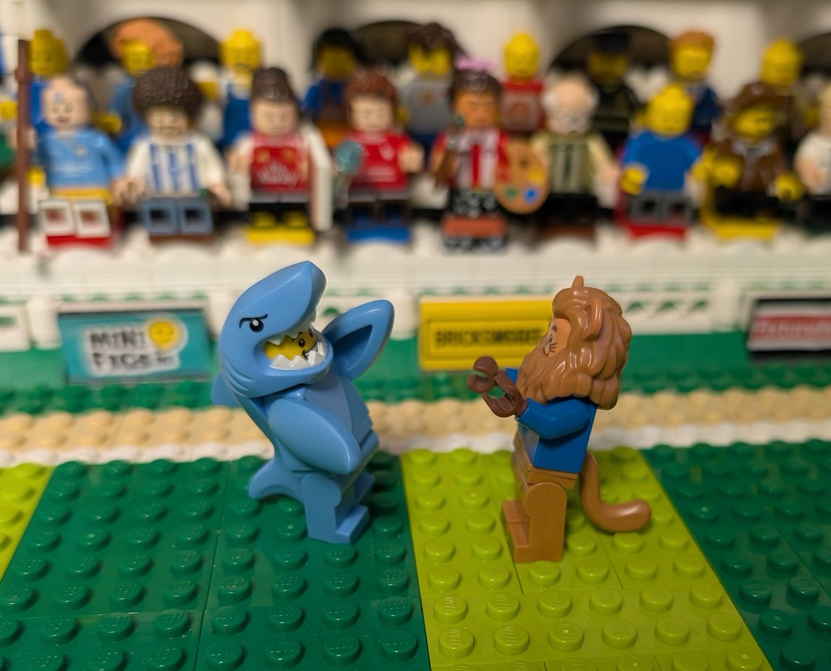 Old friends catching up before the game 😍