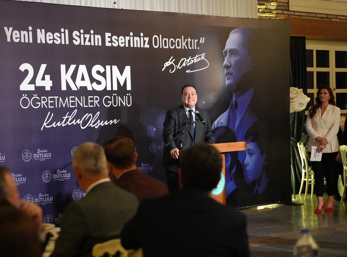 besimecz's tweet image. Manisa’mızın yarınlarını şekillendiren değerli öğretmenlerimizle 24 Kasım Öğretmenler Günü vesilesiyle bir araya geldik.

MABEM’den Çocuk Kültür ve Sanat Merkezlerimize, Yuvamız Manisa Çocuk Eğitim Merkezlerimizden MASMEK kurslarımıza kadar, Büyükşehir Belediyemizin eğitim…