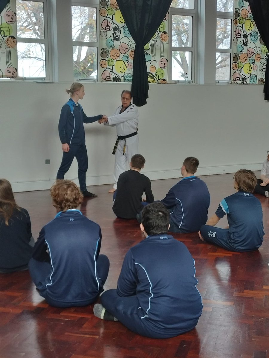 CTI_Clonmel's tweet image. Some amazing workshops organised for Languages Week. This included some workshops to help motivate TYs around language and a fascinating workshop on the Korean language 🗣️🙂 #thinklanguagesweek 
@TipperaryETB 
#community #respect