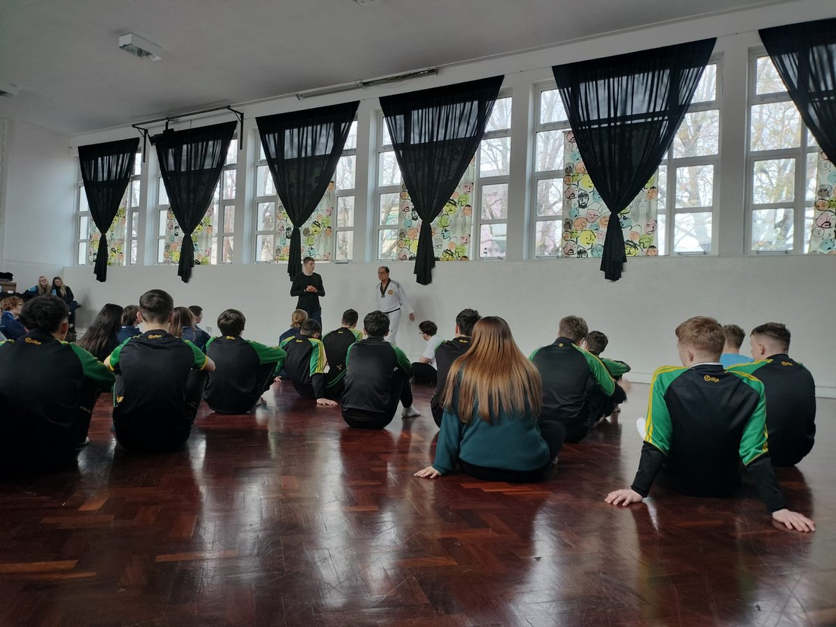 CTI_Clonmel's tweet image. Some amazing workshops organised for Languages Week. This included some workshops to help motivate TYs around language and a fascinating workshop on the Korean language 🗣️🙂 #thinklanguagesweek 
@TipperaryETB 
#community #respect