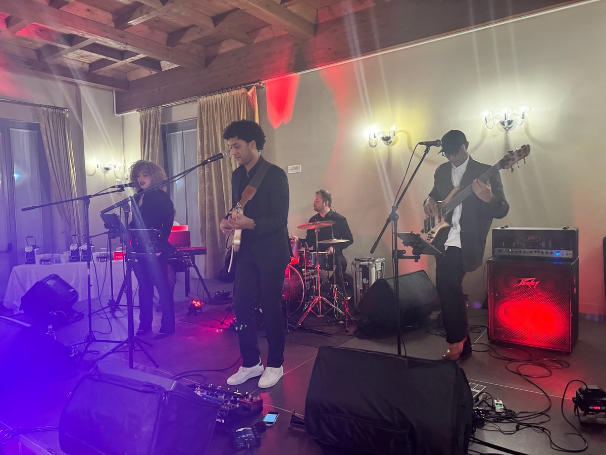 ElettTech's tweet image. E si continua col party!! #IESSummit