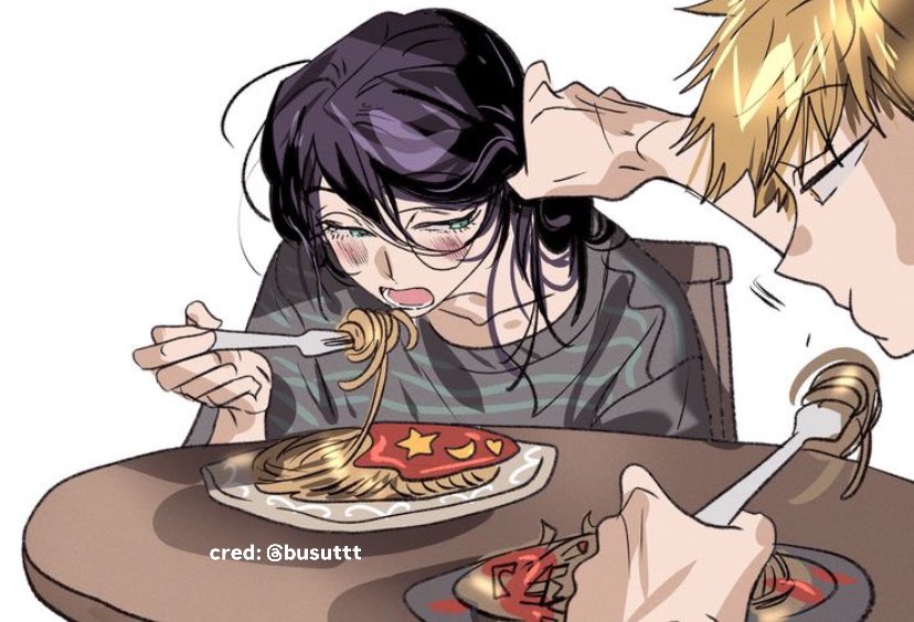 eating spaghetti with my love, I’m not stupid I just didn’t have a hairtie so I made him hold my hair there 😁