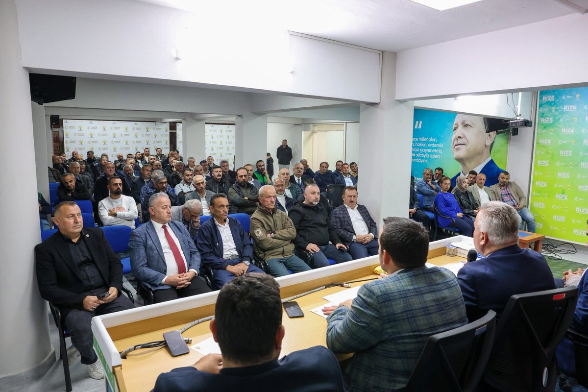 İl Başkanımız Yılmaz KATMER ve İl Genel Meclis Başkanımız Ali İmran BÜYÜK’ün katılımıyla Daraltılmış Merkez İlçe Danışma Meclisi Toplantımızı gerçekleştirdik.