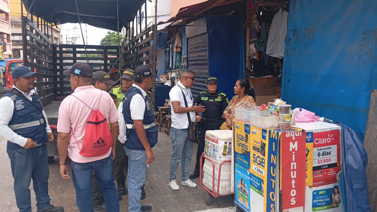 alcaldiabquilla's tweet image. Mantenemos actividades de regulación y control del espacio público en sectores priorizados del Centro, en articulación con @PoliciaBquilla, con el fin de garantizar el orden y la convivencia ciudadana.