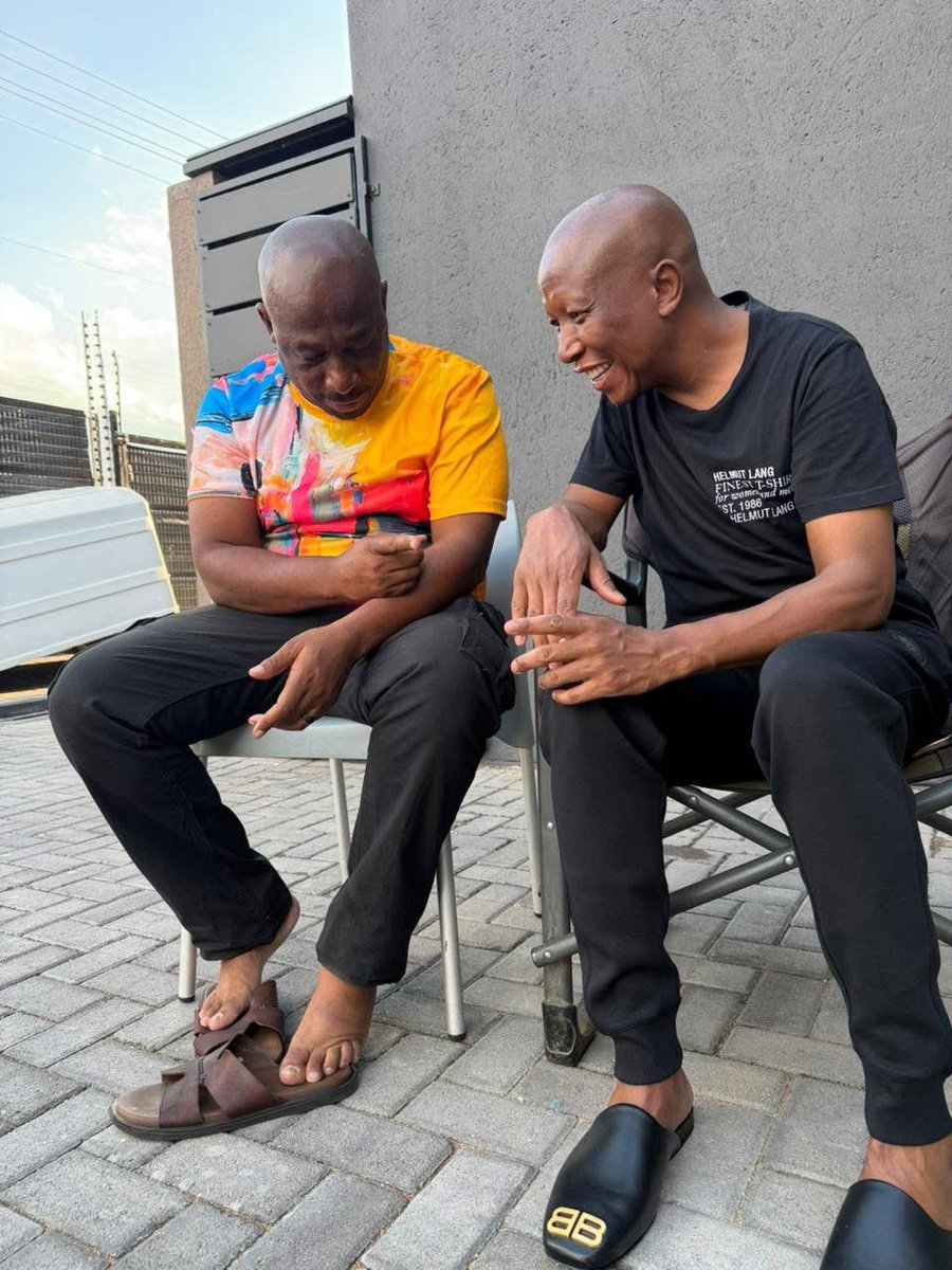 AfricaisBlack's tweet photo. A future of economic freedom, where we trade as a sovereign nation, not a puppet state. A South Africa for its people, with our Land and resources in our hands. That is the promise of a President Julius Malema. 🇿🇦 #OurLandAndJobsNow https://t.co/nZl8qNNXff